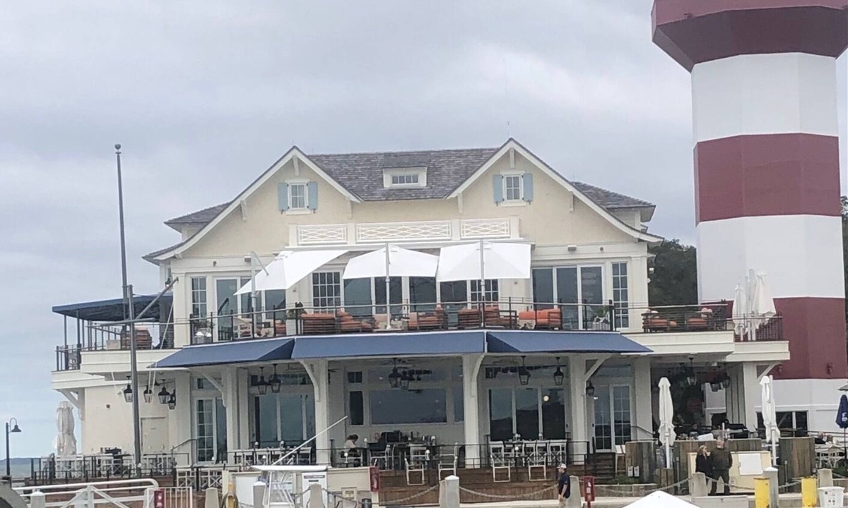 Sea Pines Villa | Sea Pines, Harbour Town golf course. Adjacent to 1st Green. Short walk to marina