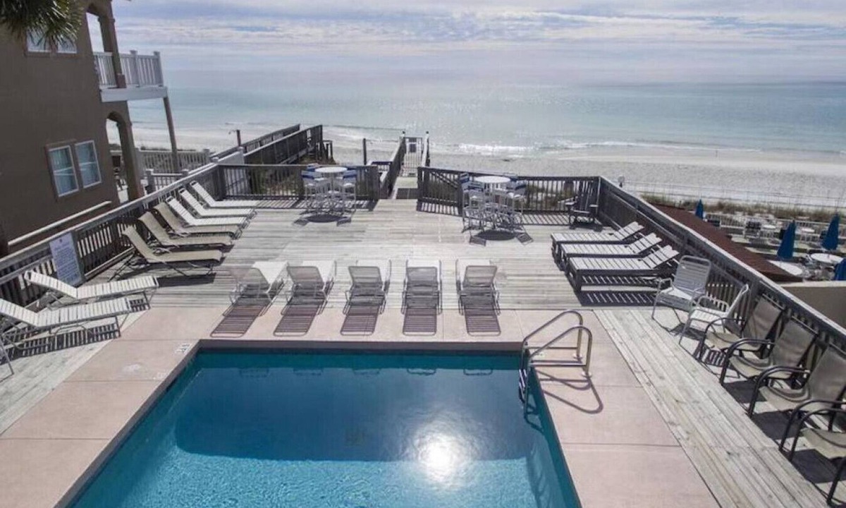 Fort Bay Villa | "Seas The Day!" Luxe Villa | Pool, Pickleball & Steps to Beach