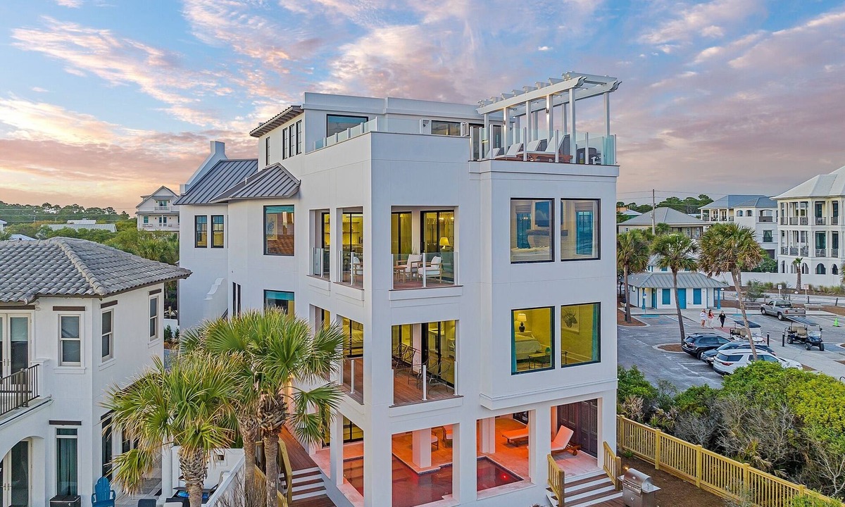 Seawalk Circle House | ✨ Seawalk Sanctuary | Private Beach Access | Rooftop Pool & 30A Views | FREE Chair Service