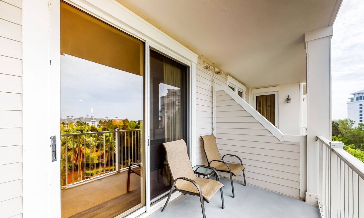 Baytowne Wharf Apartment | Serene condo with pool, hot tub, balcony, full kitchen, golf, tennis