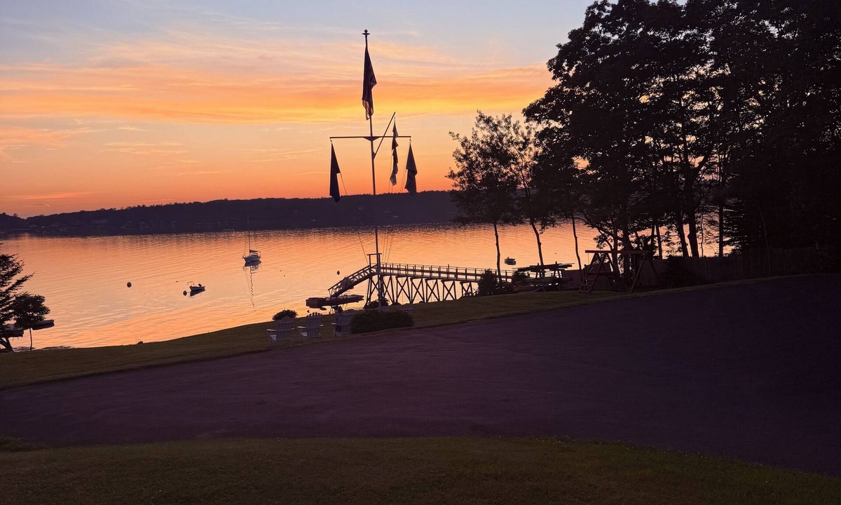 East Boothbay Condo | Serene, one-bedroom studio apartment on Linekin Bay in East Boothbay, Maine.
