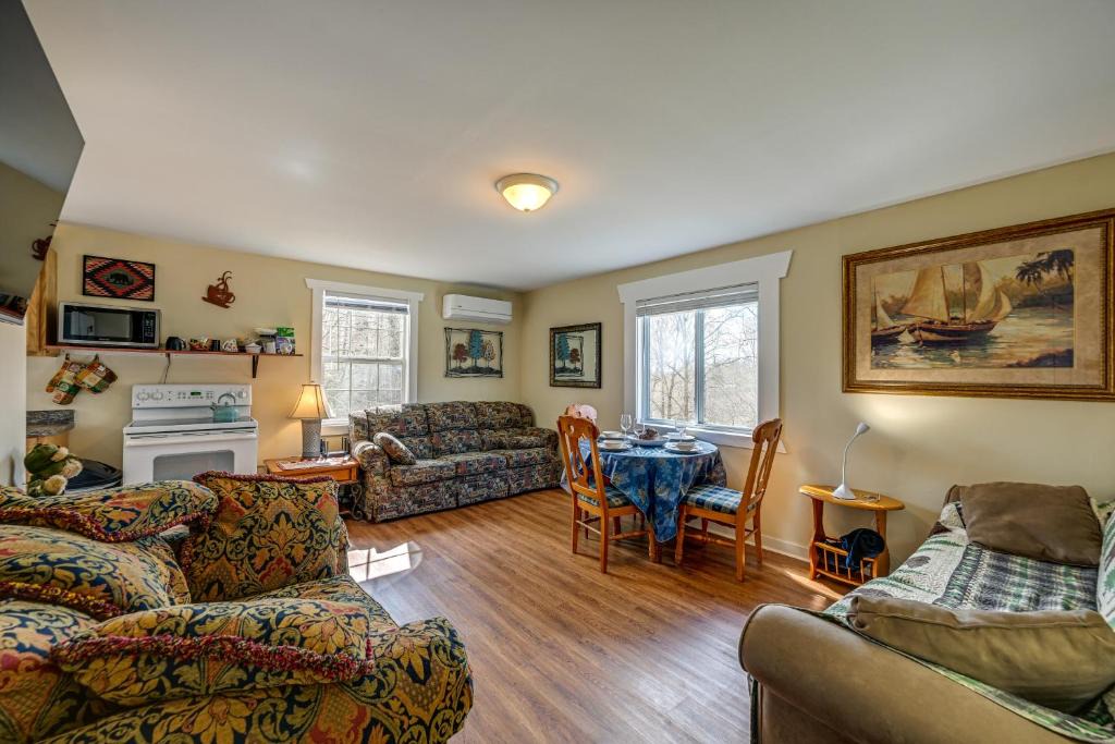 Qualla House | Ski & Hike/Shared Hot Tub: Cozy Whittier Retreat!