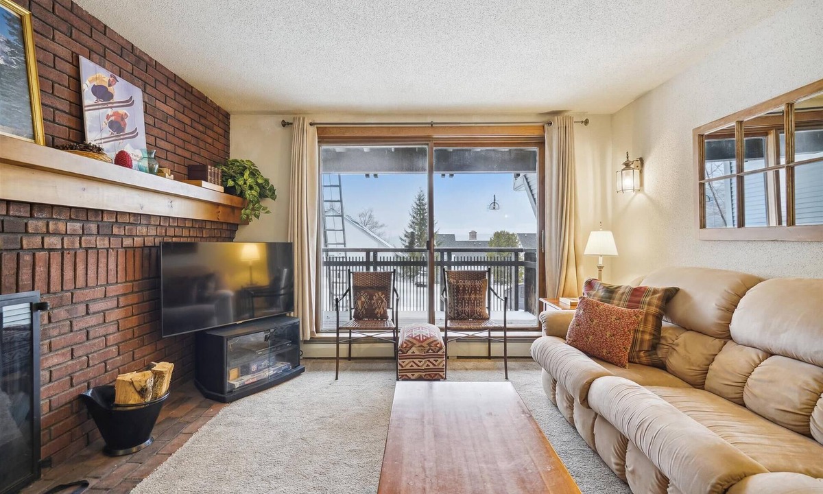 Killington Condo | Ski on/ski off, conveniently located with beautiful views, Sunrise B3