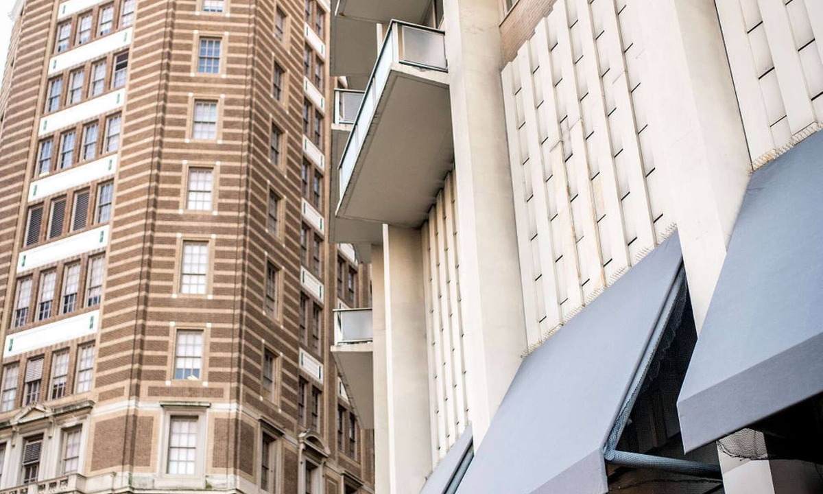 Logan Square Hotel | Skyline Pool Access with Skydeck + Fitness Room