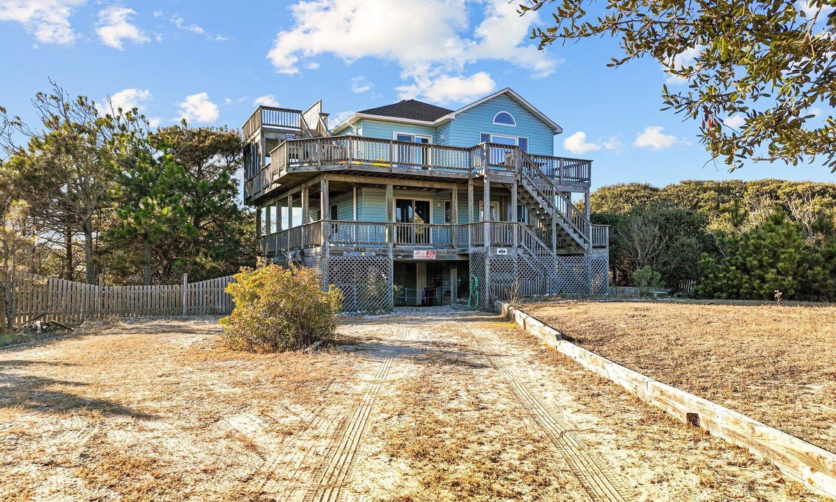 Corolla House | Spacious 4-bedroom house in beautiful 4x4 area of Corolla with ocean views!