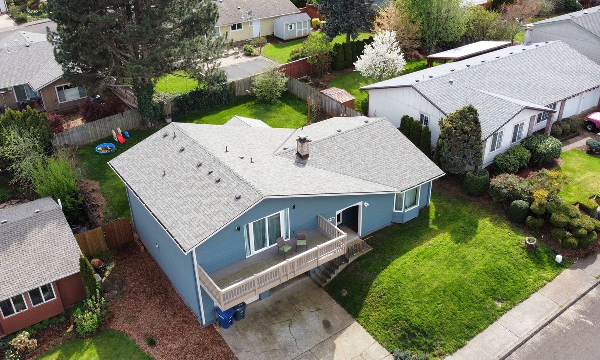 West Salem House | Spacious 4BR home w/hot tub near Salem wineries & family fun!