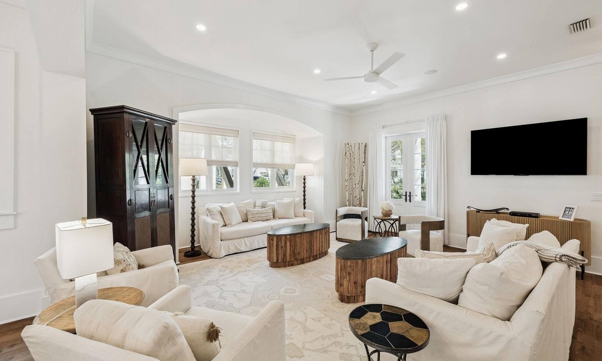 Rosemary Beach Cottage | Spectacular Newly Renovated Boardwalk Retreat-Gulf Views-Sleeps 14