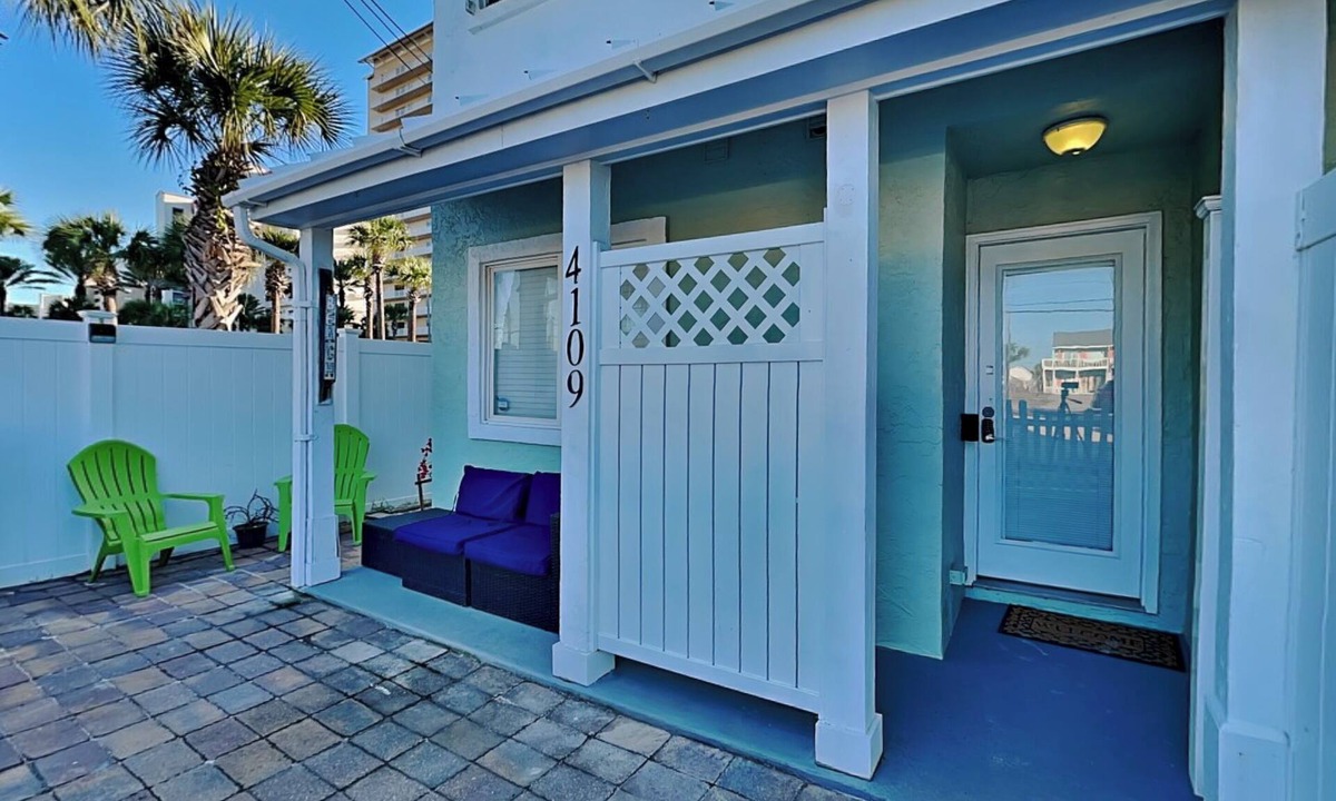 Crescent Beach House | Stay Salty | Pet Friendly Townhome, Central Location, Near Beach with Amenities