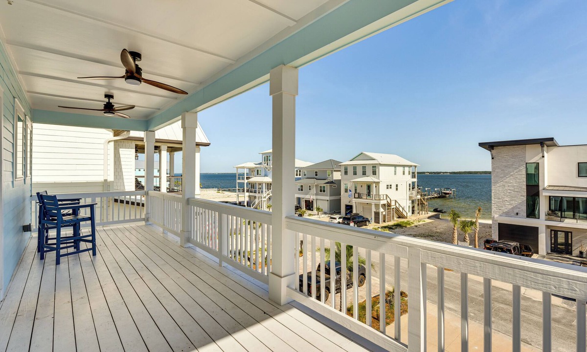 Navarre Beach Cottage | Steps to Beach: New Navarre Home w/Ocean Views!