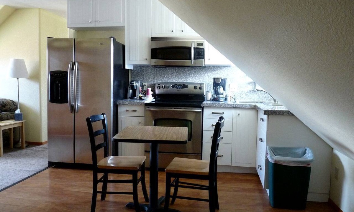 Homer House | Stunning Beachside Vacation Rental for Family or Group Glamping Escapes to Alaska