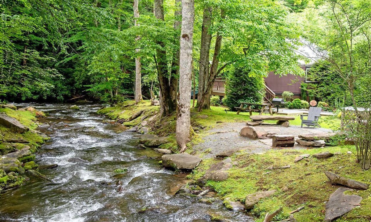 Topton Cabin | Stunning Yurt with Magnificent Creek Views in Topton, North Carolina