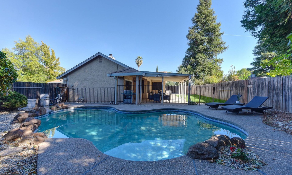 Pleasant Grove House | The Dream House Pool Garden Grill Close to Downtown Sacramento and Roseville