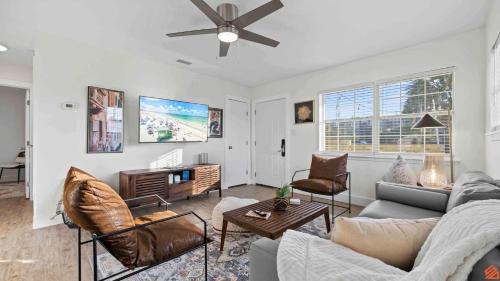 Fort Walton Beach Apartment | The Hideout Okaloosa Island 2BR Beach Cottage