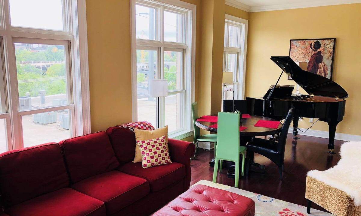 Fayetteville Condo | The Musicians Loft on Dickson Street | One block from UofA Campus!