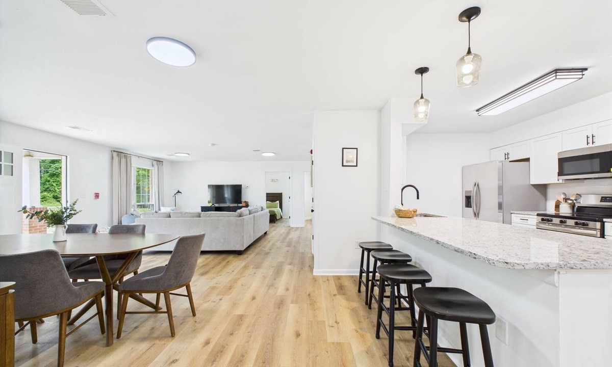 Winston - Salem House | The Ransom Estate 9BR Oasis Near WFU & Reynolda