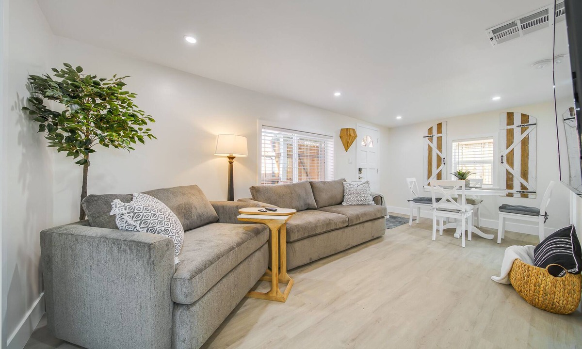 Roseville House | The Sunshine Farmhouse in Old Roseville!