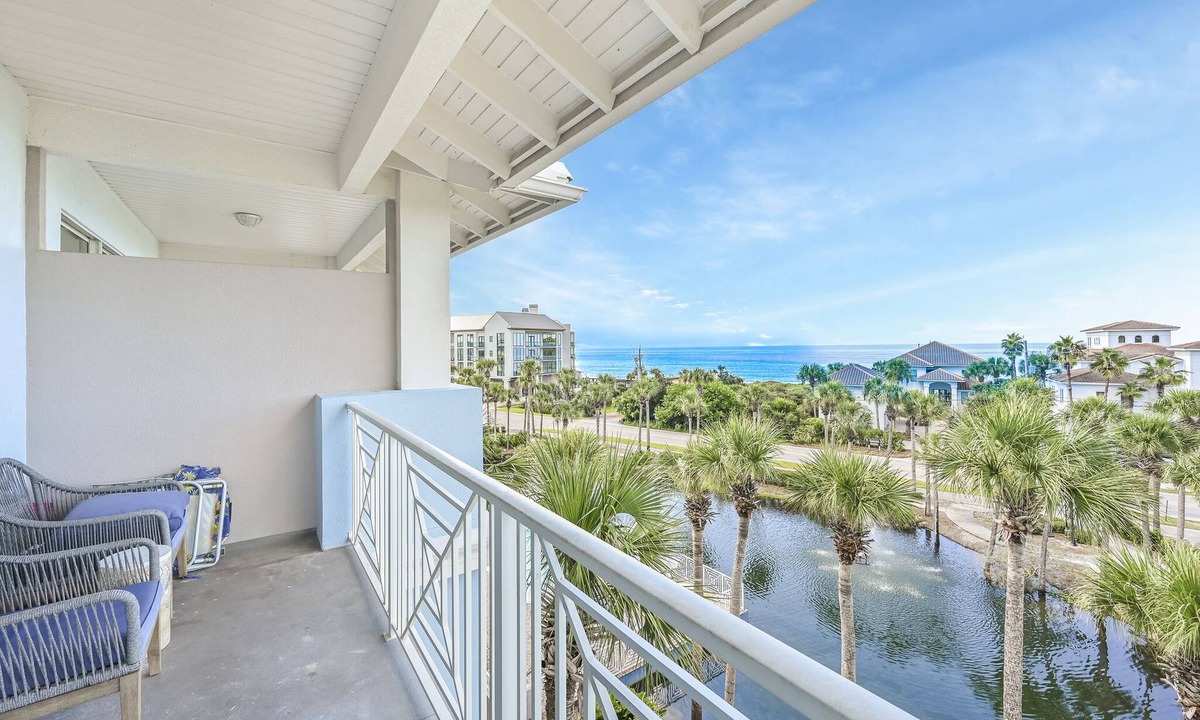 Gulf Place Condo | Top-Floor Corner Unit | Gulf View + Steps to Beach