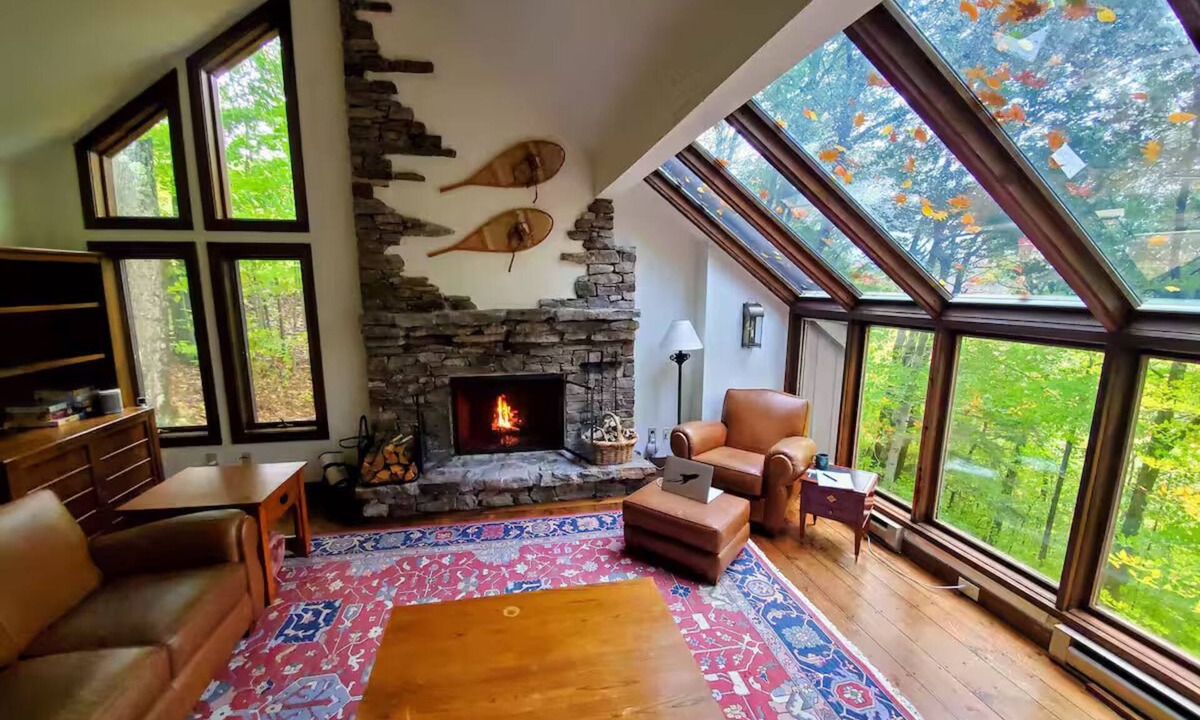 Plymouth Ski Chalet | Tranquil 4-bedroom chalet in charming Plymouth perfect for relaxing getaway