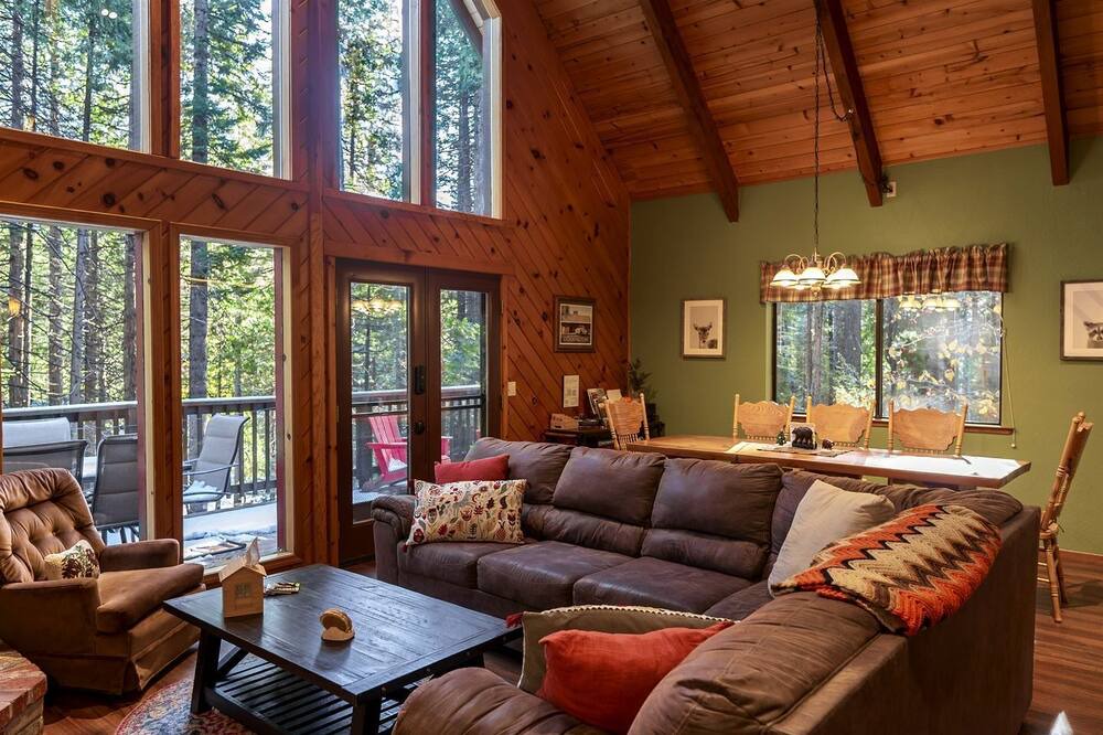Dorrington Cabin | Two Incredible Cabins for a Memorable Family Getaway in Dorrington, California