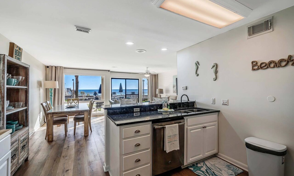 Fort Bay Condo | Updated Latitude 29 #26 Beachfront w/Heated Pool, Hot Tub, Grills & Free Golf