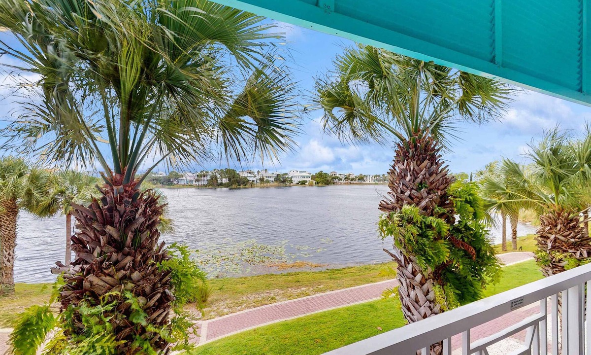 Sunnyside Apartment | Upscale condo with pools, private beach access, hot tubs & tennis - dog-friendly