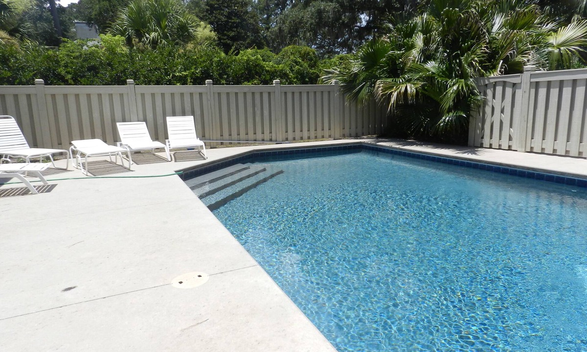 Baynard Oaks House | Walk to RBC Heritage course. Reduced winter Rates. Pet friendly, pool.