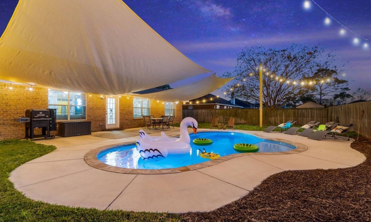 Navarre House | Whispering Getaway | Heated Pool, Premier Game Room & Dual King Suites