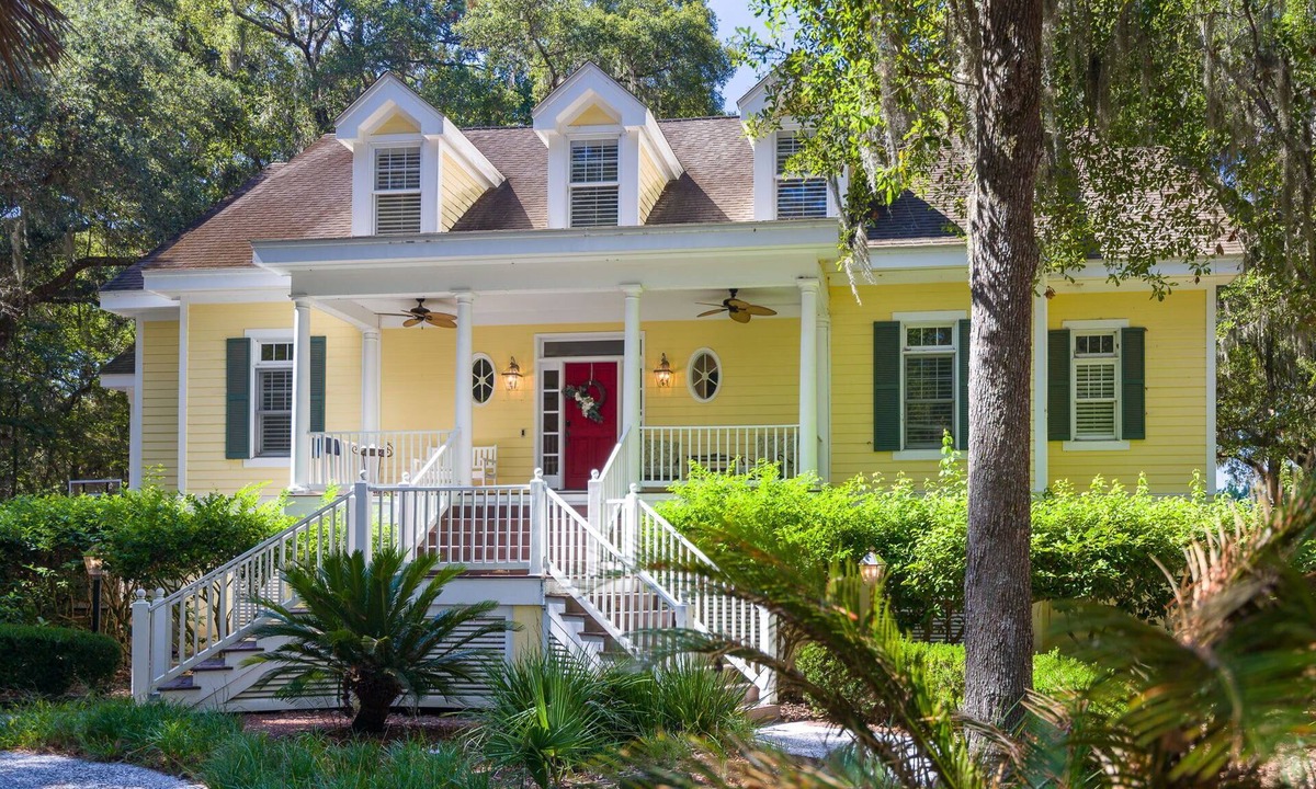 Melrose on the Beach House | Yellow Palmetto Retreat 4BDRM with Golf Cart