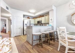 Complimentary 4 Beach Chairs! Sunrise Beach 1409 Oceanfront King BR/+Clean in Panama City Beach