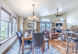 Gorgeous & perfect duplex for families. Only 10 minutes from ??Winter Park?? in Tabernash
