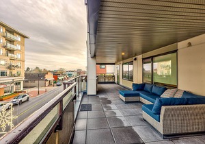 King's Balcony, Downtown Sidney, New spacious 2 bedroom condo, 90 day minimum. in Sidney