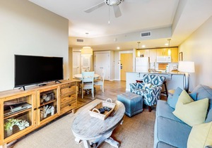 Serene condo with pool, hot tub, balcony, full kitchen, golf, tennis