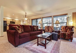 The Ridge at Sunriver - Condo #37 - Access provided to onsite seasonal swimming pool & tennis facilities, year-round hot tub plus 4 bikes in Sunriver