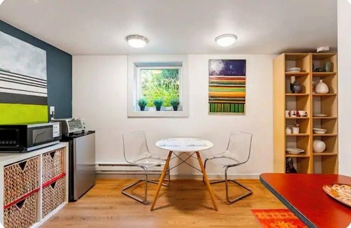 Corbett - Terwilliger - Lair Hill Apartment | 1-bedroom Fabulous Private Studio Suite Walk To Waterfront & Downtown Portland