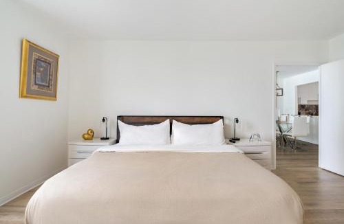 South Beach Apartment | 1 Bedroom Private Residence at Roney Palace -804