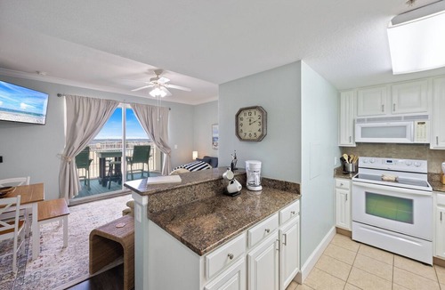 Ono Island Condo | 1 Bedroom Waterfront Gem tucked away in beautiful Harbour Pointe - Sleeps 4+
