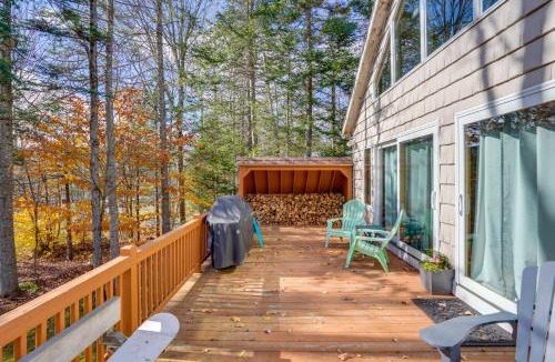 West Dover House | 1 Mi to Mt Snow: 'Luna Stella' Home w/Fireplace