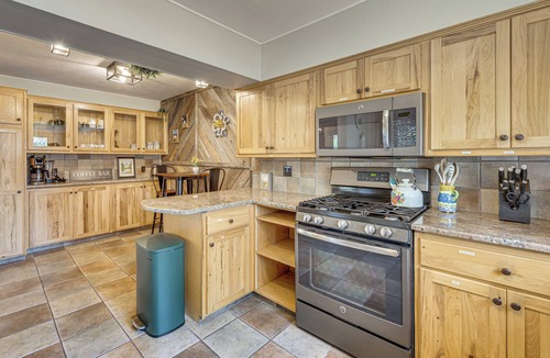 Cascade-Chipita Park House | 1 Mi to Pikes Peak! Creekside Family Hideaway