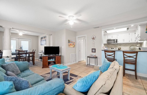 Bid-a-wee Beach House | 1 min walk to Private Beach - SeaRenity Beach House - Fenced Yard - Pet Friendly
