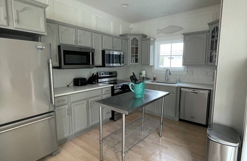 Seashore Village House | 1 Min Walk to Private Beach-Heated Pool-Sleeps 27-Bikes-Beach Chair Setup-Gated