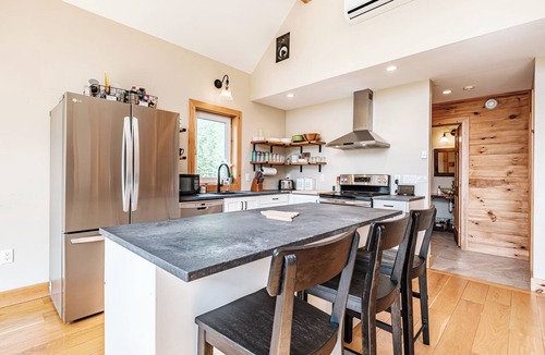Bethel House | 10 Min to Sunday River, Sleeps 16, Pool Heated Year-Round, Mountain Views