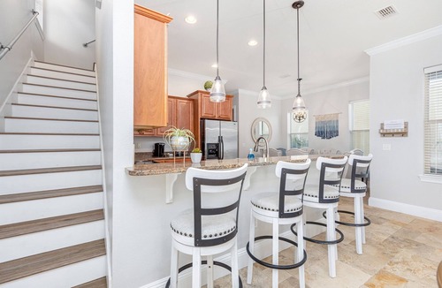 Villages of Crystal Beach House | 10-Min Walk to Beach | Heated Pool ,BBQ & Trolley