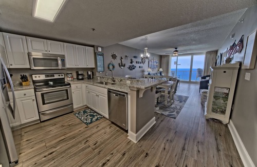 Long Beach Condo | 10% OFF on REMAINING 2026 WEEKS at MAJESTIC BEACH RESORT - Right on the Beach!