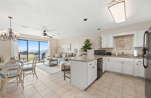 Laguna Beach Condo | 10 Steps to Paradise, Ocean View, Pool, Main Floor