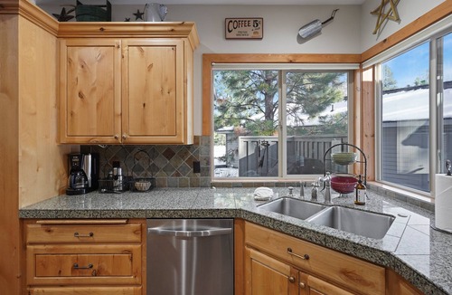 Sunriver House | 11 Vine Maple - Pool Table, Bikes, Luxury Lodge, A/C, SHARC Passes, Hot Tub