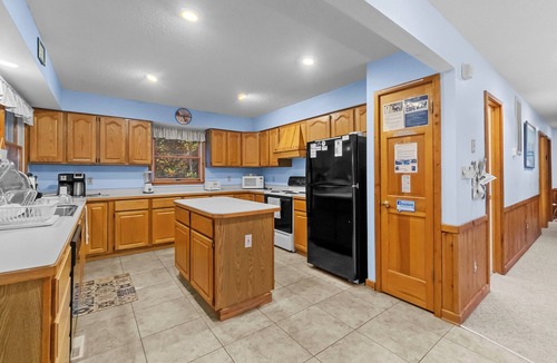 Ocean Hill House | 1215 - Corolla Hideaway - Oceanside Corolla Escape w/Pool & Hot Tub