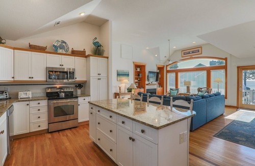 Corolla Light House | 1289 - Sounds Like Fun, Soundfront Corolla | Pool, Hot Tub & Resort Access