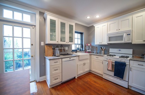Society Hill House | 2-Bdr 2.5Ba House in Enchanting Philadelphia Neighborhood, AC & Private Backyard