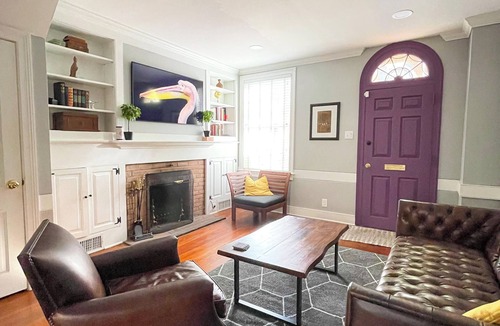 Society Hill House | 2-Bdr 2.5Ba House in Enchanting Philadelphia Neighborhood, AC & Private Backyard