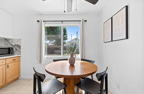 Tustin House | 2-bedroom house in nice Tustin with cool AC for relaxing stays